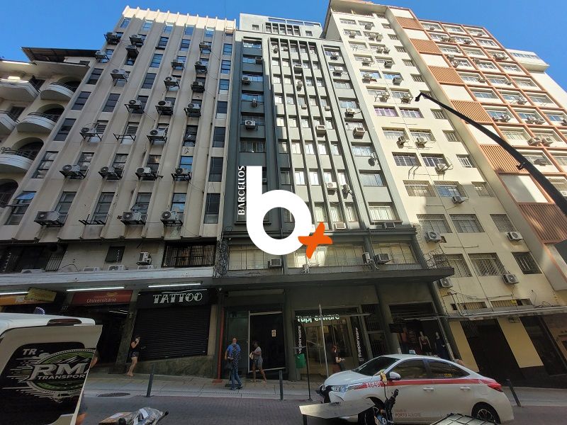Sala com 26m² à venda no bairro Centro, Porto Alegre