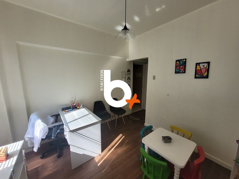 Sala com 26m² à venda no bairro Centro, Porto Alegre