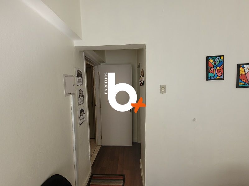 Sala com 26m² à venda no bairro Centro, Porto Alegre
