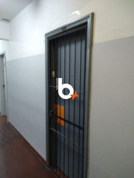 Sala com 1 quarto e 30m² à venda no bairro Centro, Porto Alegre