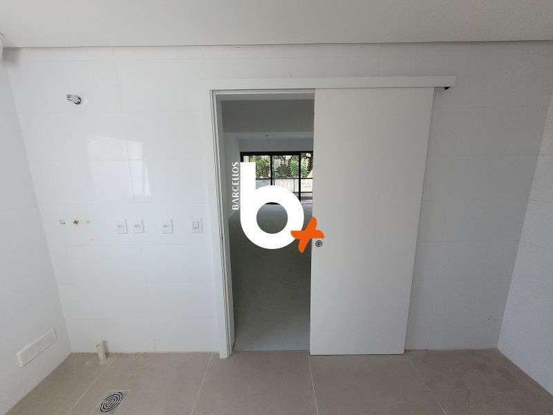 Apto com 2 quartos, 2 banheiros e 92m² à venda no bairro Sao Joao, Porto Alegre