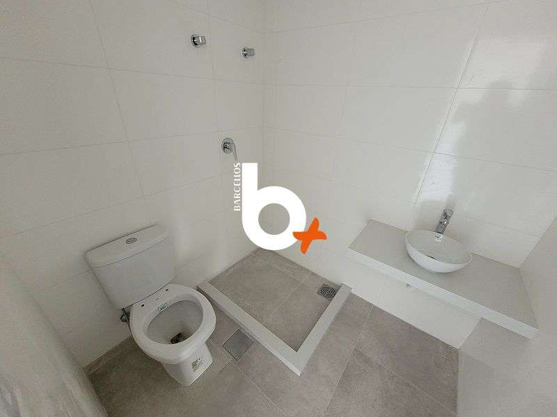Apto com 2 quartos, 2 banheiros e 82m² à venda no bairro Higienopolis, Porto Alegre
