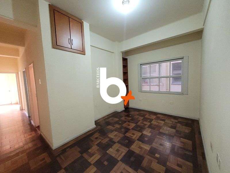 Apto com 2 quartos, 1 banheiro e 50m² à venda no bairro Centro, Porto Alegre