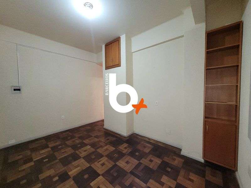 Apto com 2 quartos, 1 banheiro e 50m² à venda no bairro Centro, Porto Alegre