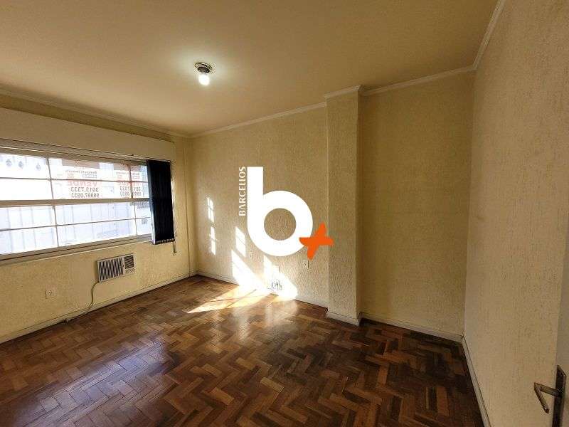 Apto com 2 quartos, 1 banheiro e 50m² à venda no bairro Centro, Porto Alegre