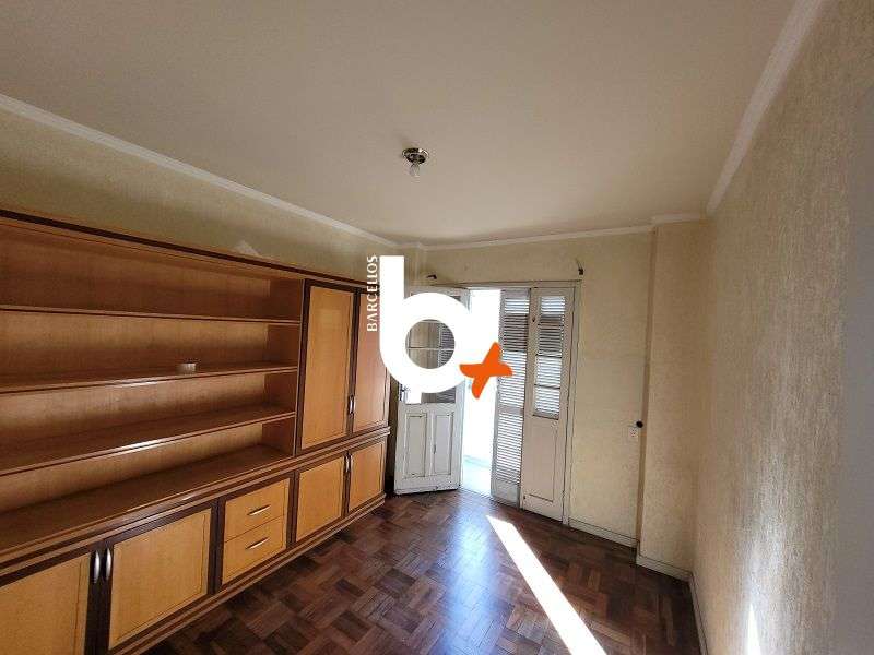 Apto com 2 quartos, 1 banheiro e 50m² à venda no bairro Centro, Porto Alegre
