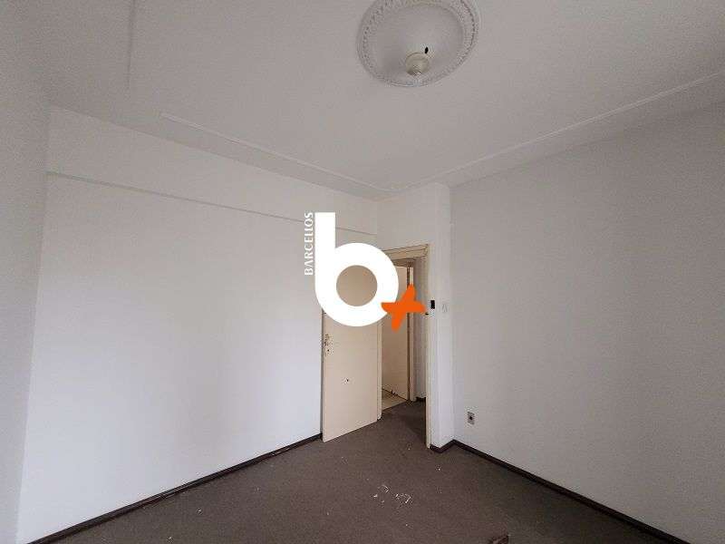 Apto com 3 quartos, 1 banheiro e 84m² à venda no bairro Centro, Porto Alegre