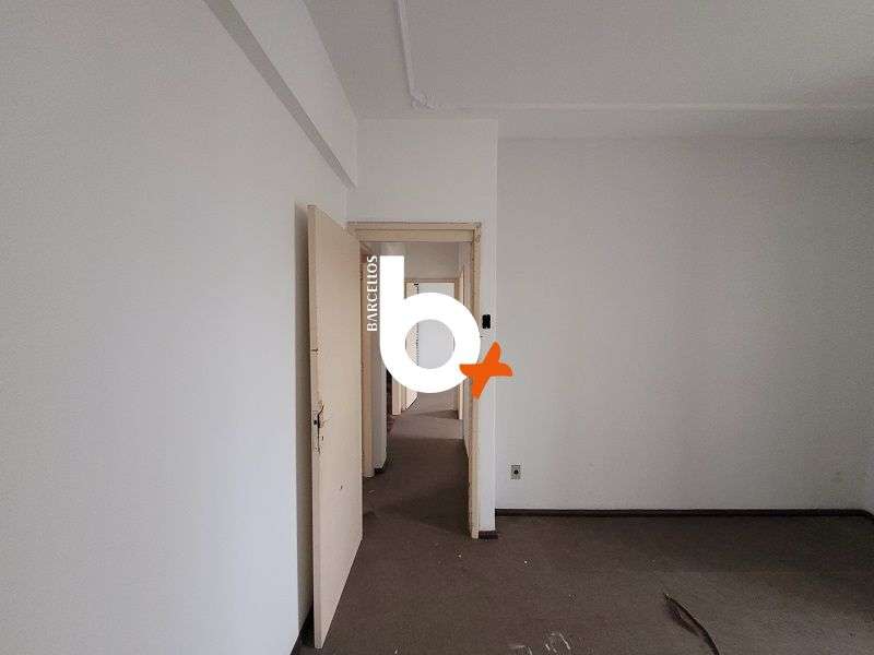 Apto com 3 quartos, 1 banheiro e 84m² à venda no bairro Centro, Porto Alegre