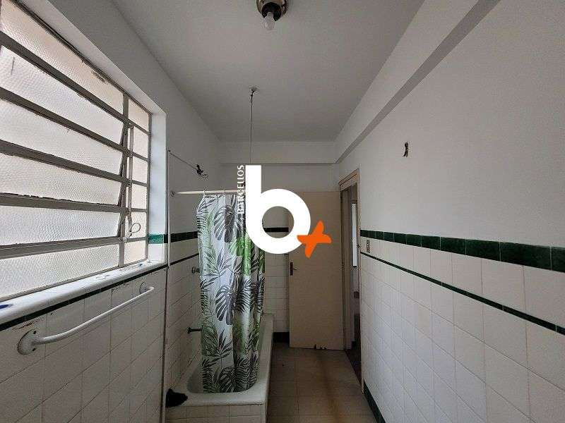 Apto com 3 quartos, 1 banheiro e 84m² à venda no bairro Centro, Porto Alegre