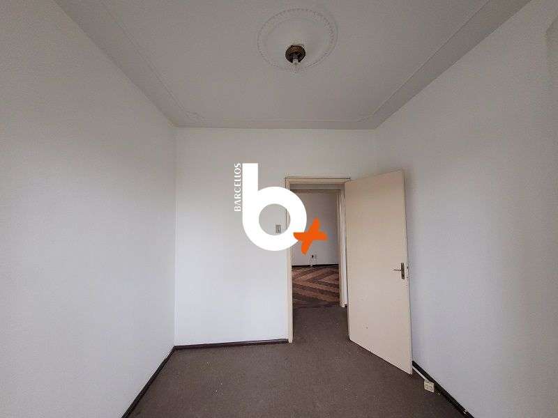 Apto com 3 quartos, 1 banheiro e 84m² à venda no bairro Centro, Porto Alegre