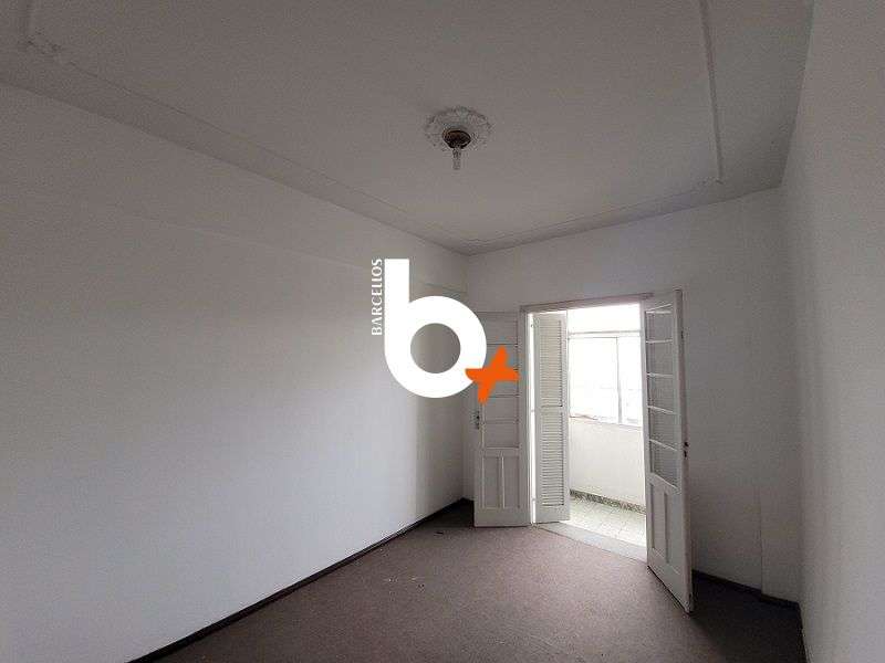 Apto com 3 quartos, 1 banheiro e 84m² à venda no bairro Centro, Porto Alegre