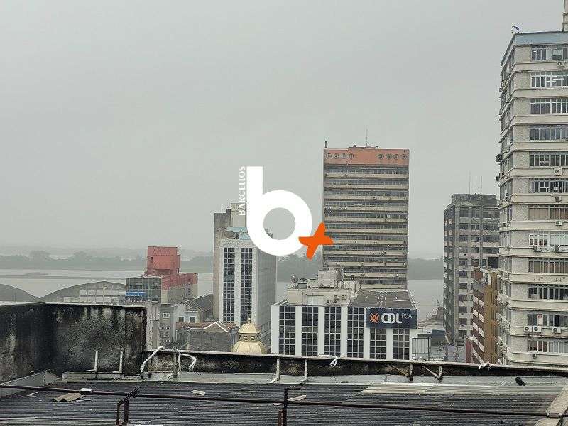 Apto com 3 quartos, 1 banheiro e 84m² à venda no bairro Centro, Porto Alegre