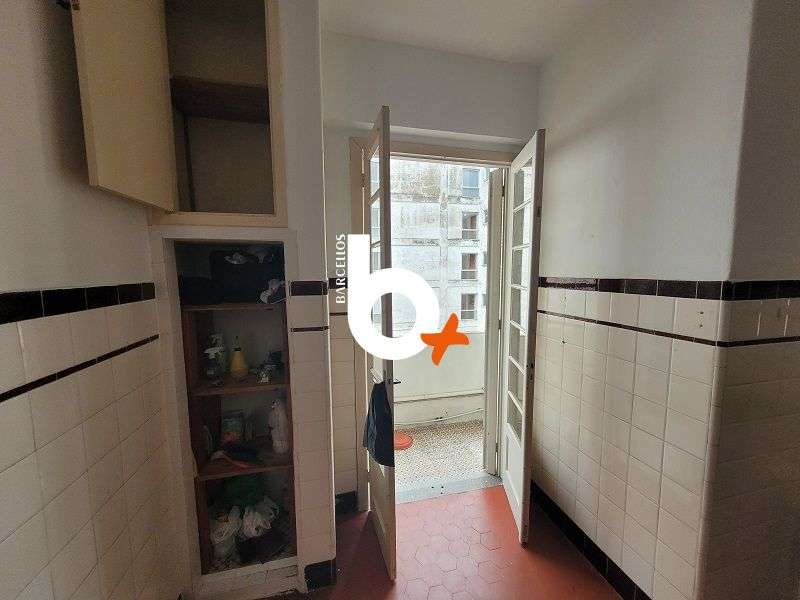 Apto com 3 quartos, 1 banheiro e 84m² à venda no bairro Centro, Porto Alegre