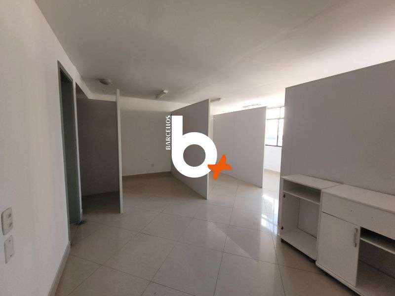 Sala com 47m² à venda no bairro Centro, Porto Alegre