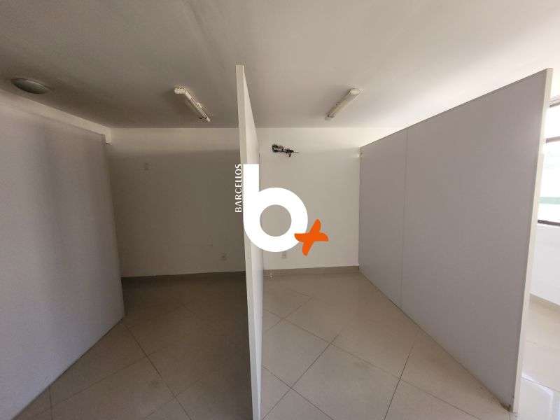 Sala com 47m² à venda no bairro Centro, Porto Alegre