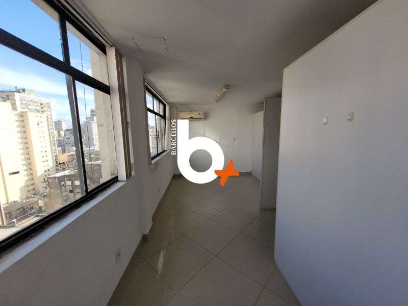 Sala com 47m² à venda no bairro Centro, Porto Alegre