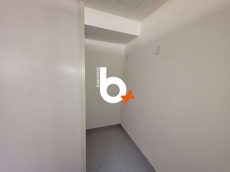 Sala com 47m² à venda no bairro Centro, Porto Alegre