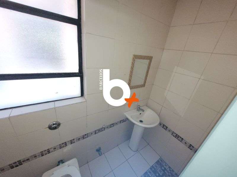 Sala com 47m² à venda no bairro Centro, Porto Alegre