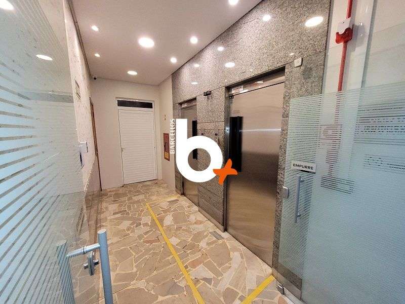 Apto com 2 quartos, 1 banheiro e 60m² à venda no bairro Centro, Porto Alegre