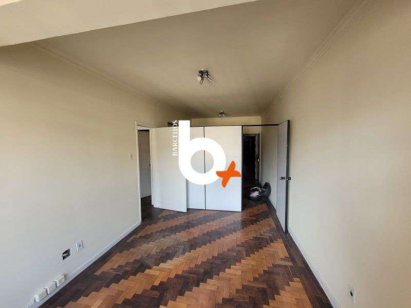Apto com 2 quartos, 1 banheiro e 60m² à venda no bairro Centro, Porto Alegre