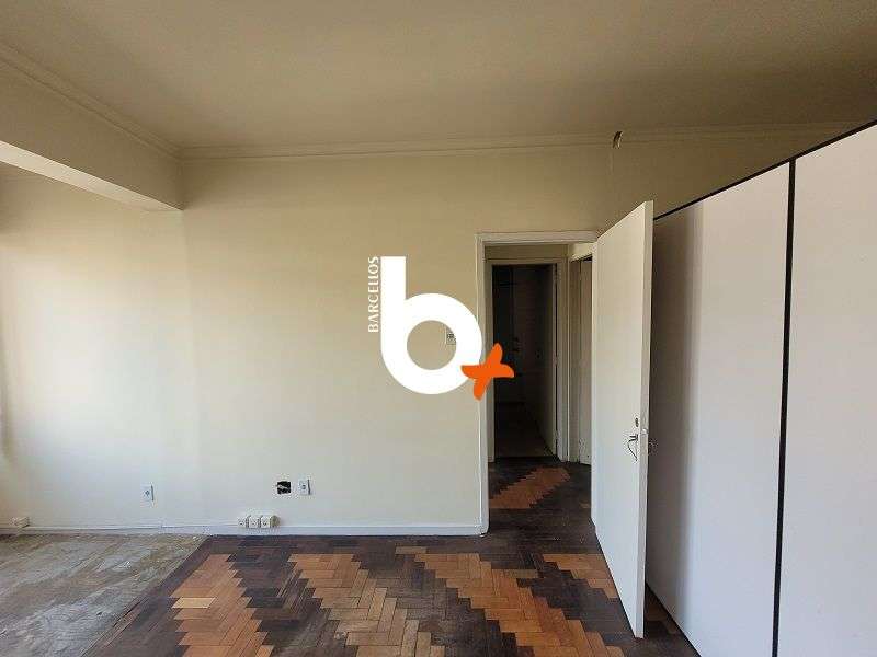 Apto com 2 quartos, 1 banheiro e 60m² à venda no bairro Centro, Porto Alegre