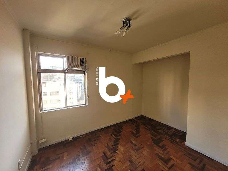 Apto com 2 quartos, 1 banheiro e 60m² à venda no bairro Centro, Porto Alegre