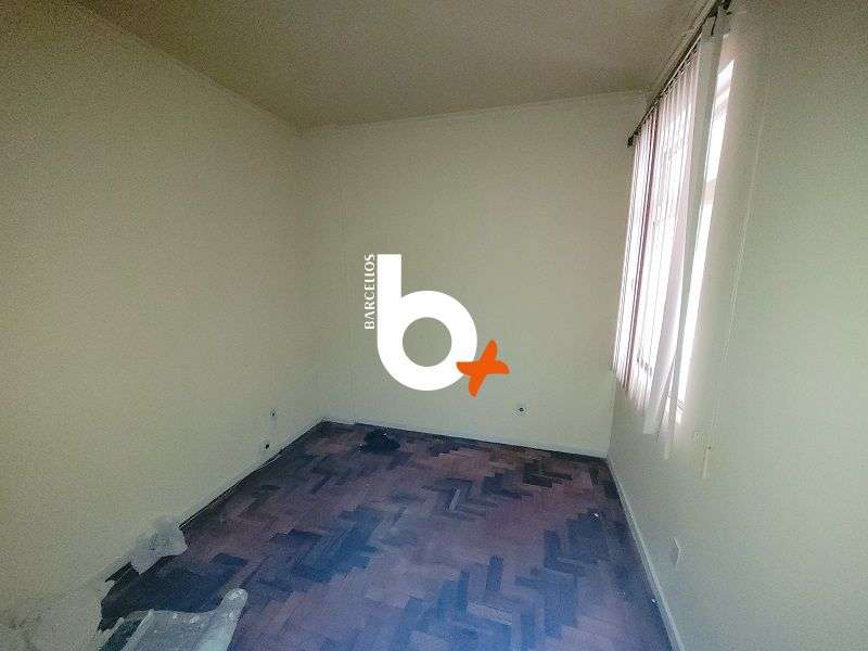 Apto com 2 quartos, 1 banheiro e 60m² à venda no bairro Centro, Porto Alegre