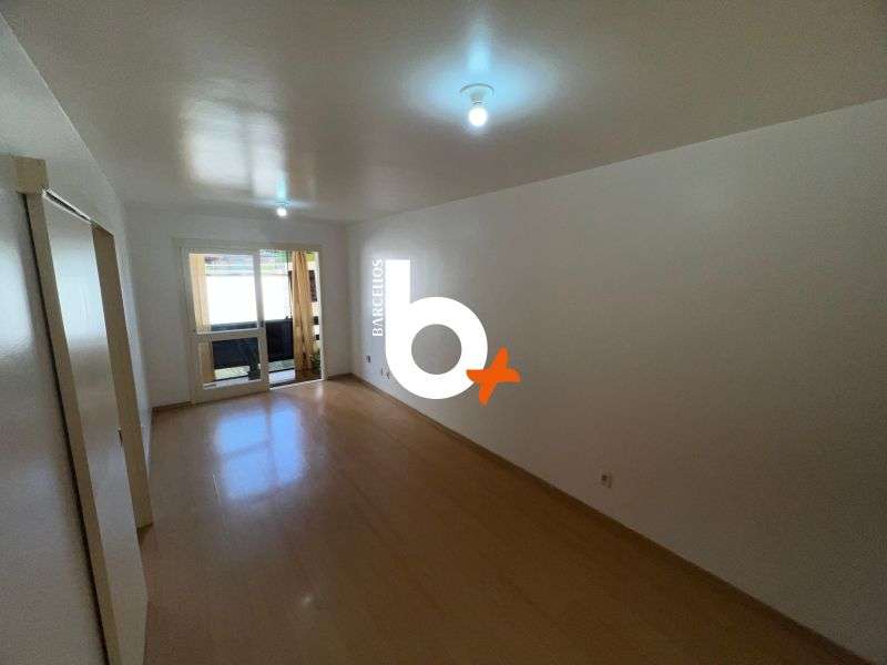 Apto com 2 quartos, 1 banheiro e 70m² à venda no bairro Passo D Areia, Porto Alegre