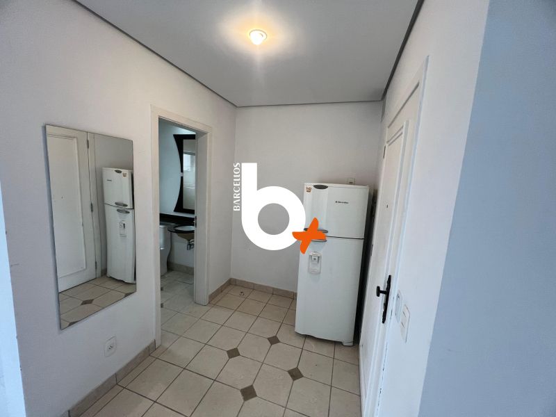 Apto com 1 quarto, 1 banheiro e 27m² à venda no bairro Cidade Baixa, Porto Alegre