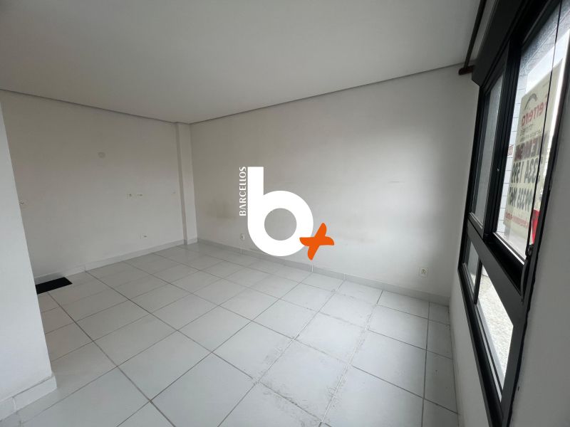 Apto com 1 quarto, 1 banheiro e 27m² à venda no bairro Cidade Baixa, Porto Alegre