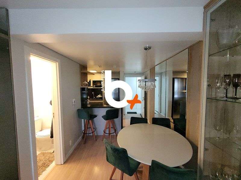 Apto com 1 quarto, 2 banheiros e 58m² à venda no bairro Centro, Porto Alegre