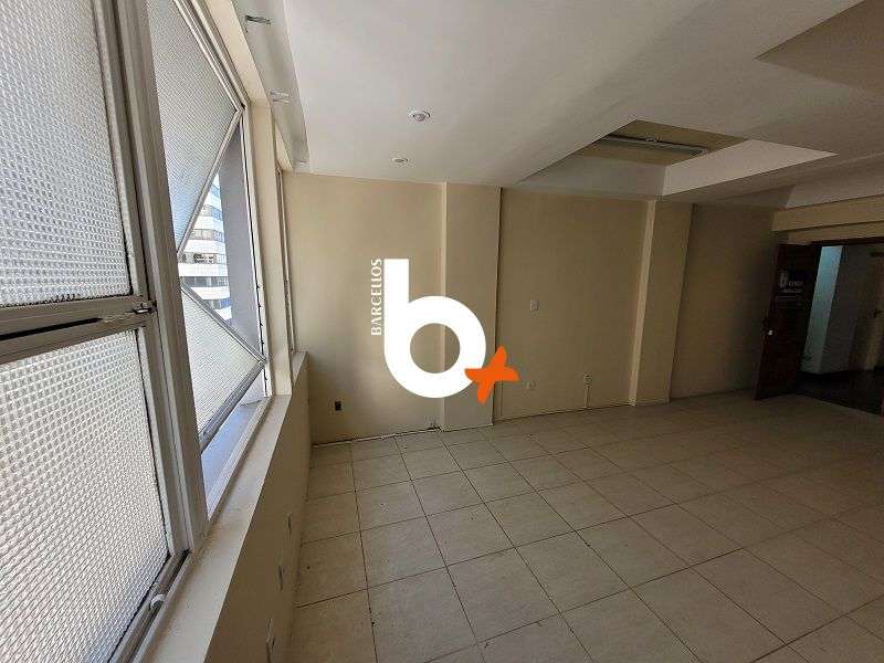 Sala com 1 quarto, 1 banheiro e 30m² à venda no bairro Centro, Porto Alegre