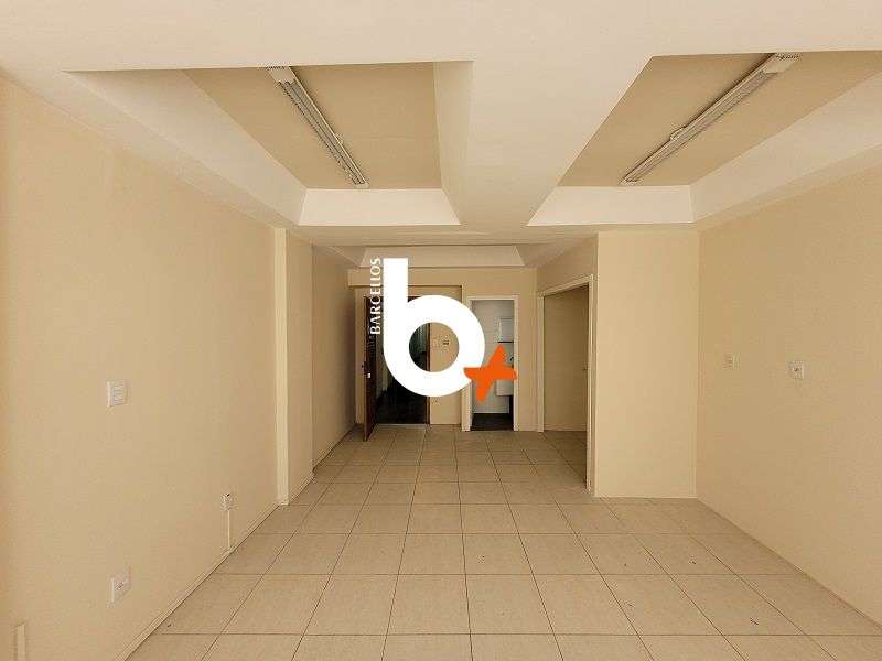 Sala com 1 quarto, 1 banheiro e 30m² à venda no bairro Centro, Porto Alegre