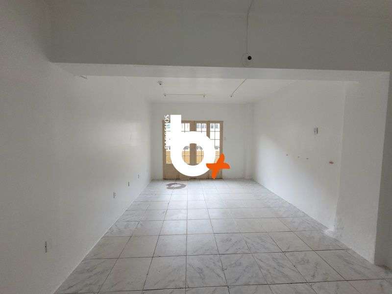 Sala com 1 quarto e 28m² à venda no bairro Centro, Porto Alegre