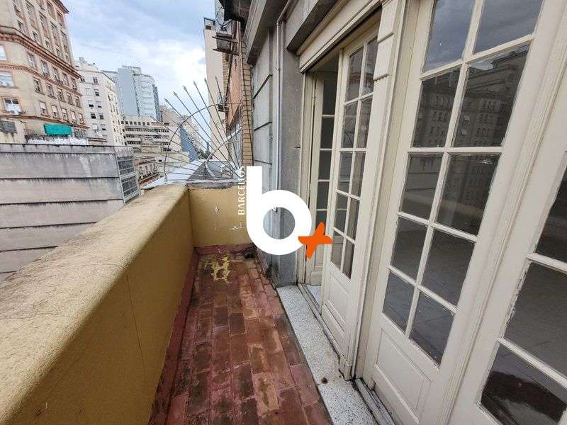 Sala com 1 quarto e 28m² à venda no bairro Centro, Porto Alegre