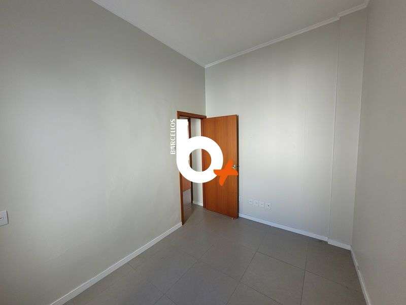 Apto com 2 quartos, 1 banheiro e 65m² à venda no bairro Centro, Porto Alegre
