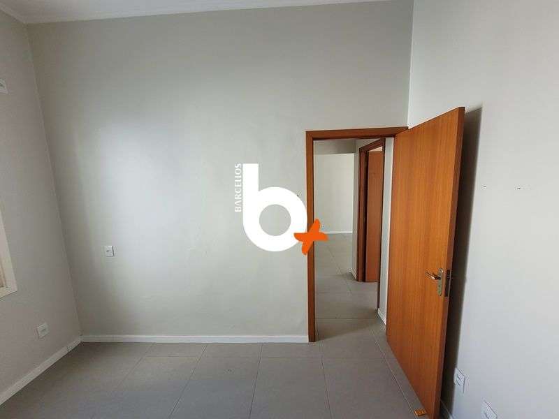 Apto com 2 quartos, 1 banheiro e 65m² à venda no bairro Centro, Porto Alegre