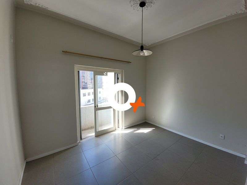 Apto com 2 quartos, 1 banheiro e 65m² à venda no bairro Centro, Porto Alegre