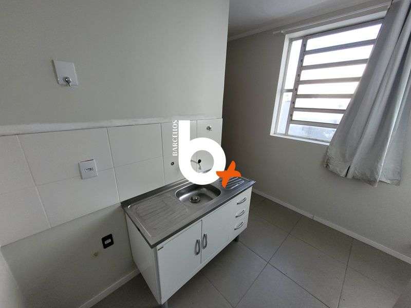 Apto com 2 quartos, 1 banheiro e 65m² à venda no bairro Centro, Porto Alegre