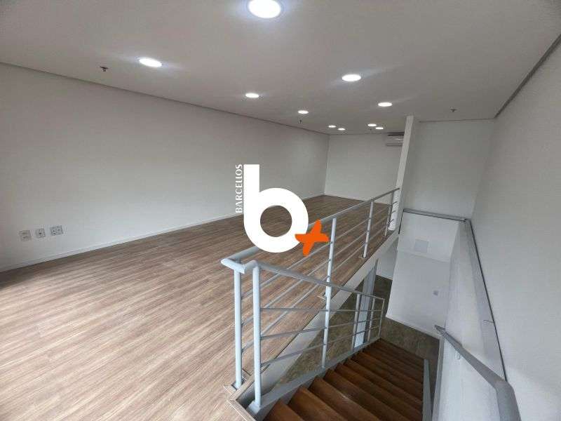 Sala com 1 banheiro e 108m² à venda no bairro Floresta, Porto Alegre