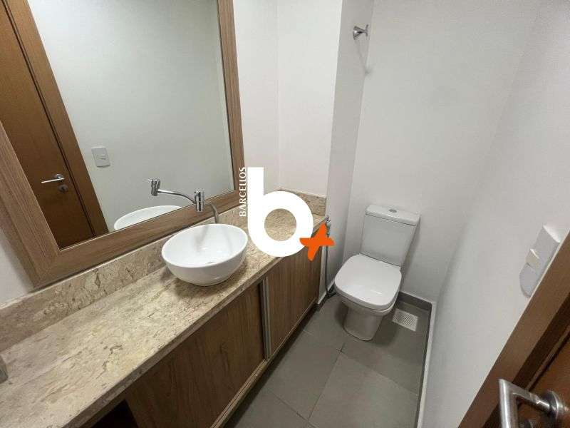 Sala com 1 banheiro e 108m² à venda no bairro Floresta, Porto Alegre