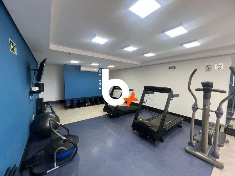 Sala com 1 banheiro e 108m² à venda no bairro Floresta, Porto Alegre