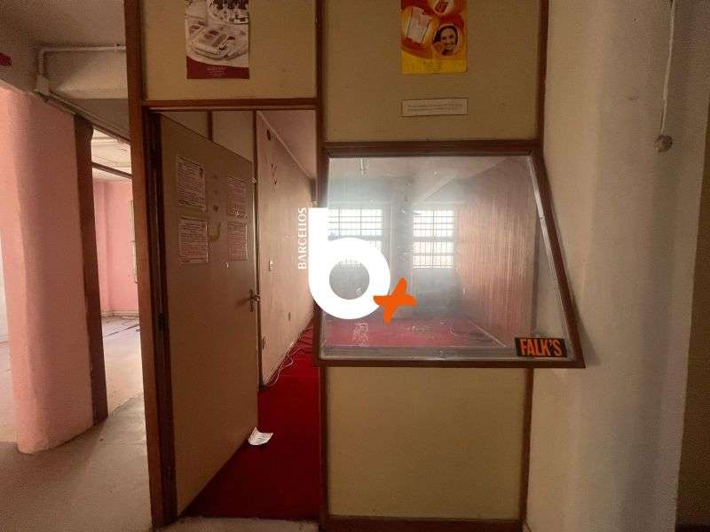 Sala com 1 banheiro e 80m² à venda no bairro Centro, Porto Alegre