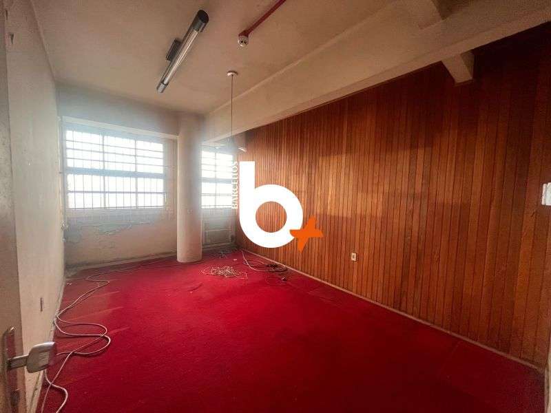 Sala com 1 banheiro e 80m² à venda no bairro Centro, Porto Alegre