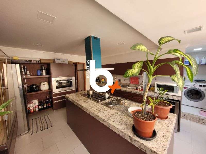Apto com 3 quartos, 2 banheiros e 156m² à venda no bairro Centro, Porto Alegre