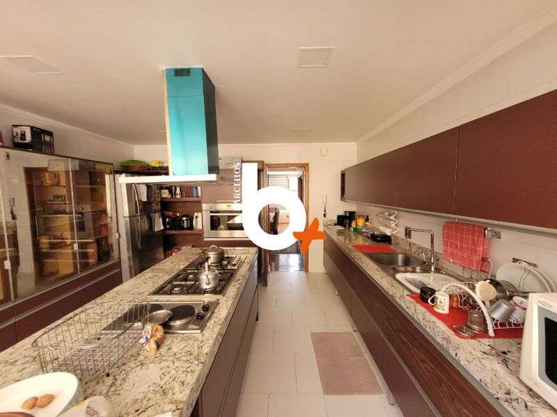 Apto com 3 quartos, 2 banheiros e 156m² à venda no bairro Centro, Porto Alegre