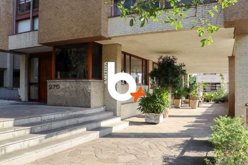 Apto com 3 quartos, 3 banheiros e 221m² à venda no bairro Mont Serrat, Porto Alegre