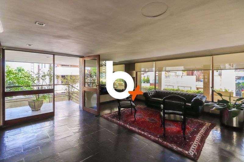 Apto com 3 quartos, 3 banheiros e 221m² à venda no bairro Mont Serrat, Porto Alegre