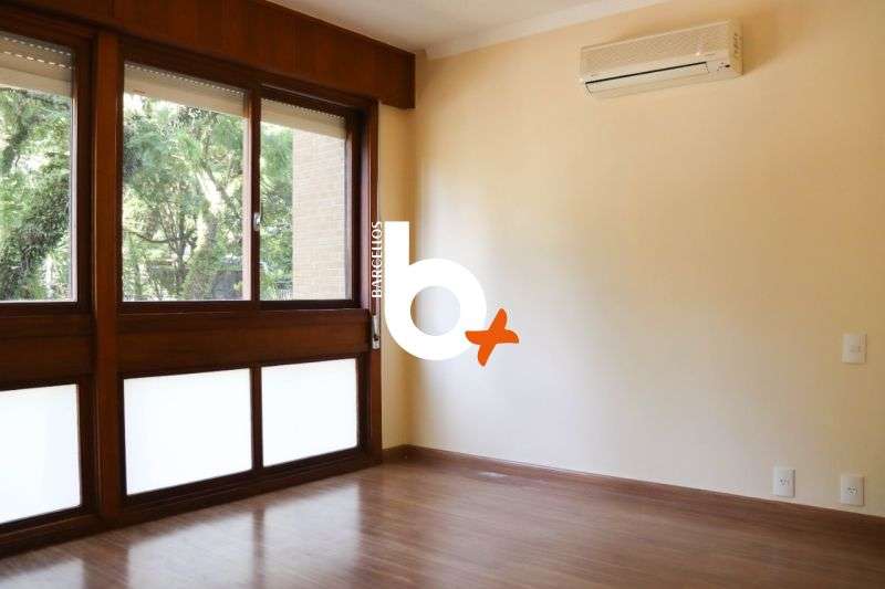 Apto com 3 quartos, 3 banheiros e 221m² à venda no bairro Mont Serrat, Porto Alegre
