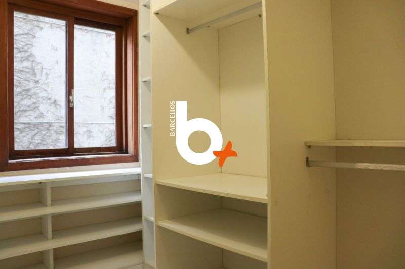 Apto com 3 quartos, 3 banheiros e 221m² à venda no bairro Mont Serrat, Porto Alegre